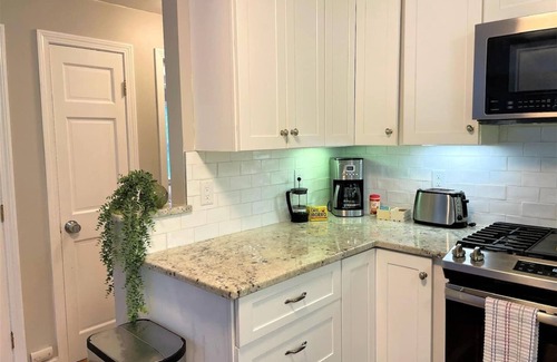 Eastham Casa | Sleeps 2-8/Soaking Tub/FirePit~Burrows