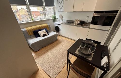 Broad Green Apartamento | Sleeps 2 Studio -Central Croydon London -WiFi & Tv