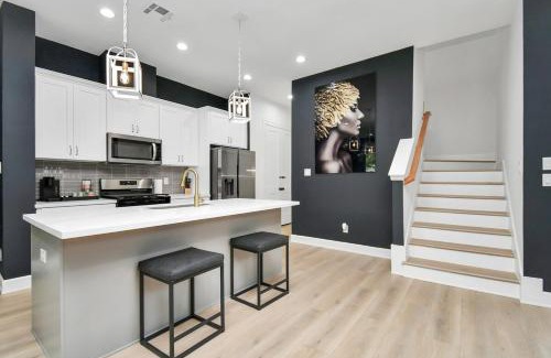 OST - South Union Casa | Sleeps 20 - 2 Homes - Family and Friends Fun Super house