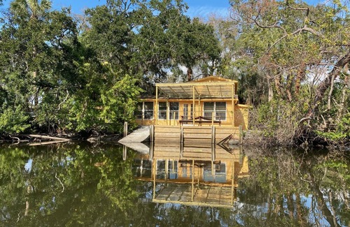 Town 'n' Country Casa | Sleeps 20+, 2 houses, Swim-Spa, hot tub, bachelor and party place