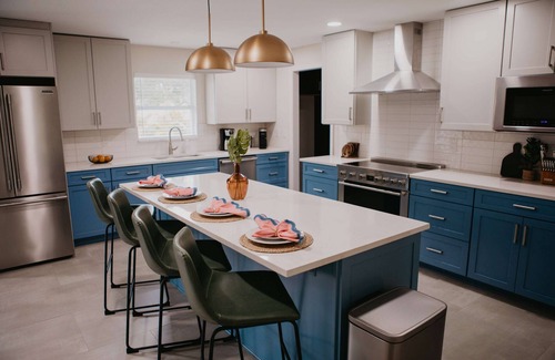 Palma Sola Casa | Sleeps 20 | Games | Basketball | Pool | Movie Room