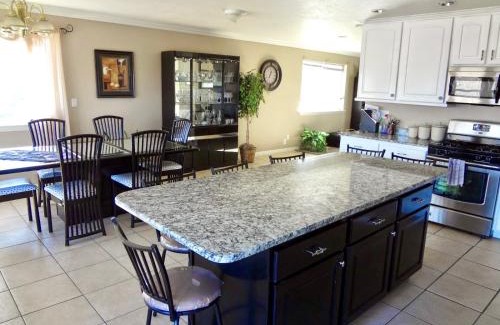 Payson Casa | Sleeps 20! Rare Family Friendly House.