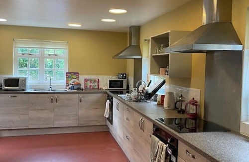 Lawrenny Casa | Sleeps 22 - 5 min to local pub, 15 mins from the beach