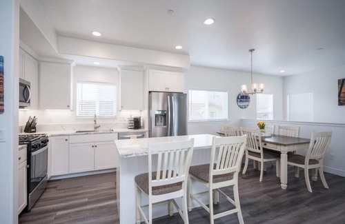 Oceano Casa | Sleeps 22! Two Houses! Game Rooms!
