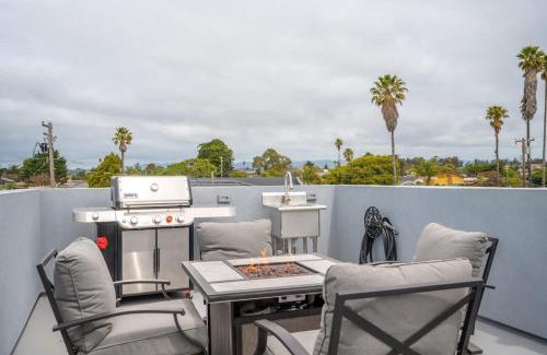Oceano Casa | Sleeps 22 Two Houses Game Rooms