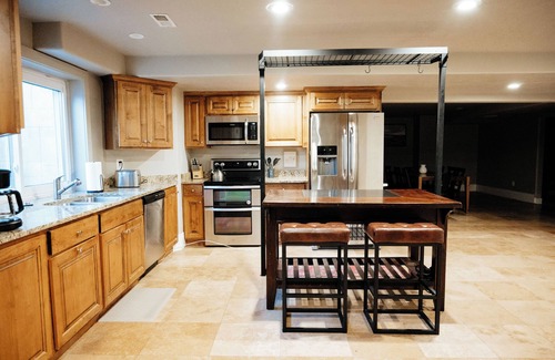 South Jordan Casa | Sleeps 23, 8 bedrooms, 6 bath, near SLC & Provo