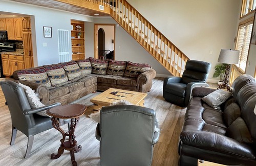 Dandridge Casa | Sleeps 24 -Douglas Lake Access - Boat dock - Game Room - Family Fun!