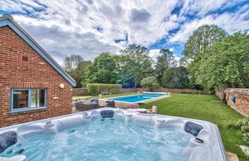 Saffron Walden Villa | Gran residencia rural perfecta para familias, eventos y reuniones