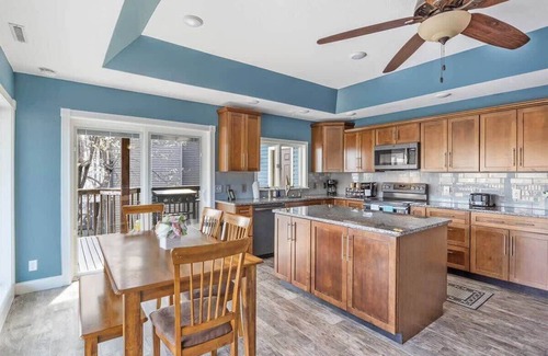 Lakeview Casa | Sleeps 26 lakefront w/ private dock & dance floor!