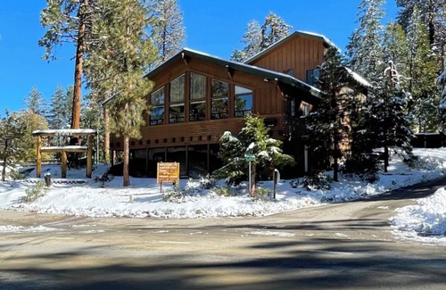 Musick Ridge Cabina | Sleeps 26 people.. 1 of a kind Lodge... Large families, team bonding, retreats!