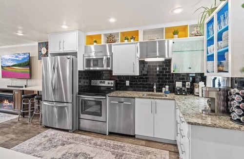Sunnyside Casa | Sleeps 30! Denver Rally House w/Game Rooms, Hot Tub, Private Chef & 420 Shuttle