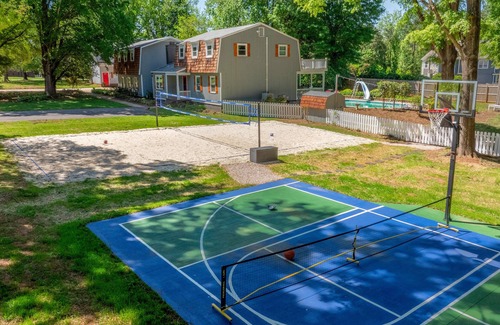 Mount Mourne Casa | Sleeps 30!- Pool - Hot tub- Epic Game Room - Arcades - Pool Table - Lake Norman