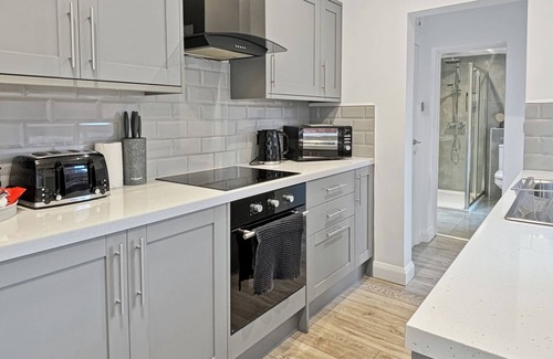Grantham Apartamento | Sleeps 4- 1-Bedroom Apartment – Walking Distance to Grantham Town Centre!