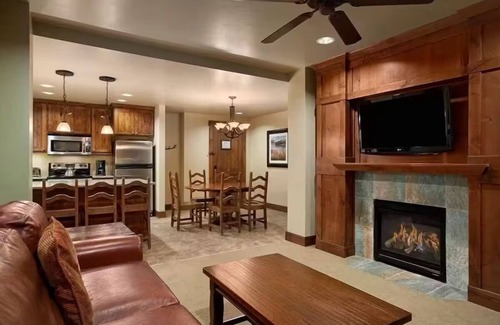 Breckenridge Complejo | Sleeps 4- Aug 17-25 2025. Perfect for Wine Classic! Large 1 BR with Full Kitchen