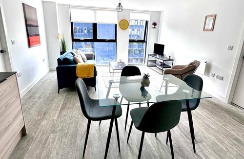 Old Trafford Apartamento | Sleeps 4 Central Ensuite - Cityview & Parking