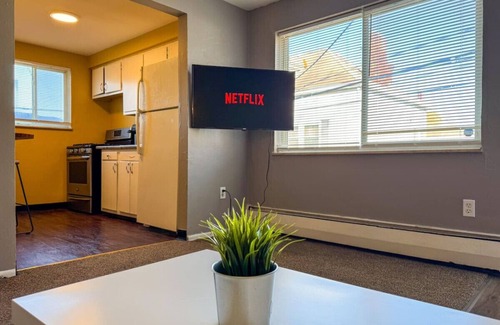 Mount Oliver Apartamento | Sleeps 4! Cozy 1 Bedroom w/ Comfy Queen Mattress