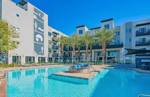 Desert View Village Apartamento | Sleeps 4 -Golf-Dine-Swim-Self Checkin-State Fair S325