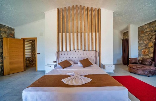 Faralya Villa | Sleeps 4, Spacious Lux Villa with Private Pool AWZ275