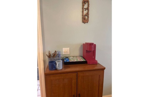 South Central Omaha Casa | Sleeps 4 Studio Heart of Omaha - Ralston Arena