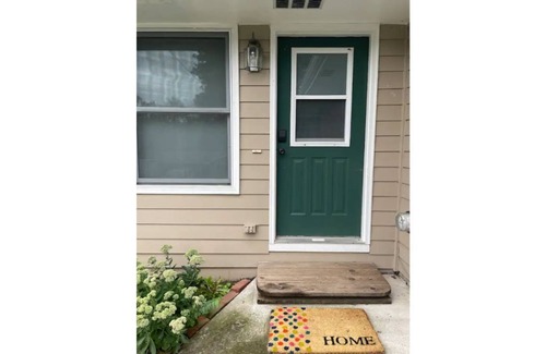 South Central Omaha Casa | Sleeps 4 Studio Heart of Omaha - Ralston Arena