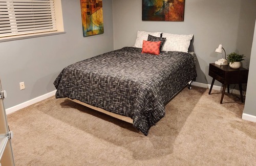 Tri-Cities Casa | Sleeps 4+that good doggy!Comfy, close to golf, restaurants & C.River Prk events!