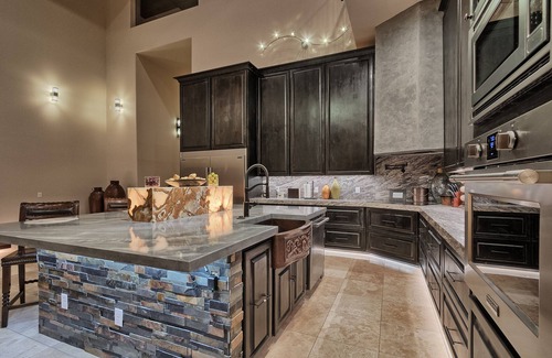 Apache Junction Casa | ** Capacidad para 50 personas 12 habitaciones 10 baños 12400 pies cuadrados (2) 5 estrellas Reunion familiar