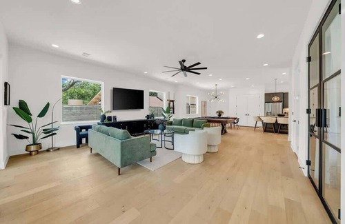Riverside Casa | Sleeps 42! 2 Pools & Game Room 11BR near Downtown