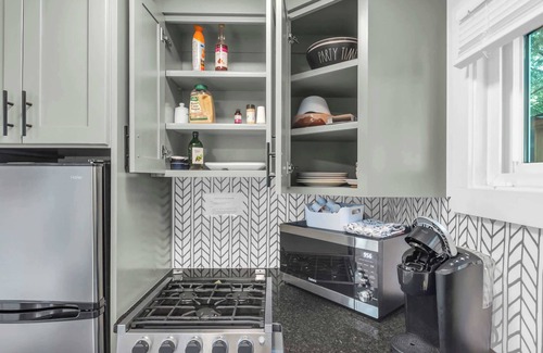 Greenville Cabina | Sleeps 5 on the River, Close to DT