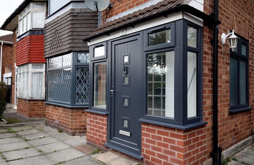 Cheadle Casa | Sleeps 5 with Free Parking