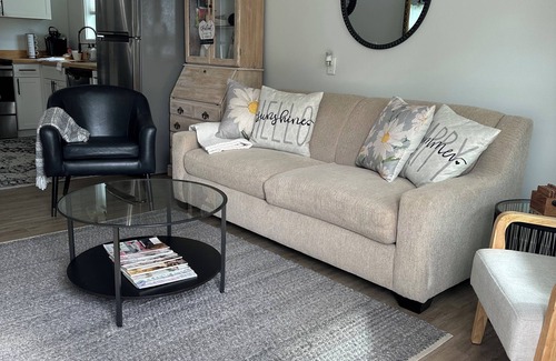 Cleveland Apartamento | Sleeps 6.Family friendly home near Lee University. Newly renovated.
