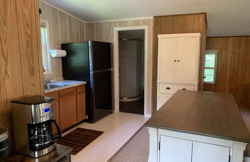 Waynesville Apartamento | Sleeps 6 - Mountain Views! Enjoy watching Alpacas & Mini Horses from your deck!