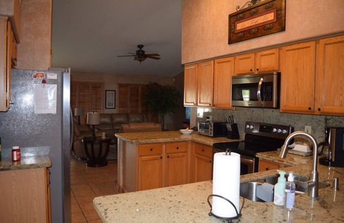 Desert Harbor Casa | Sleeps 6 Near Golf, Hiking…Minutes to Shopping & Sport Stadiums. Pets welcomed