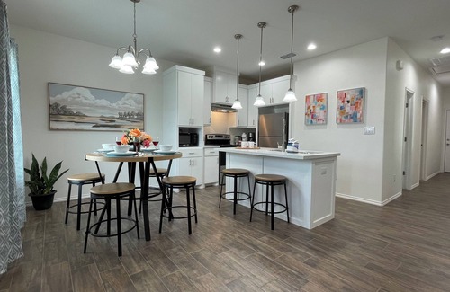 La Feria Casa | Sleeps 6- Newly Blt Comfortable Clean & Inviting La Feria 2 Bed 2 Bath BBQ, WD
