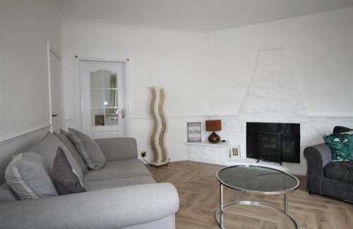 Whitley Bay Casa | Sleeps 6 - Parking - Fast Wifi - Dogs Welcome