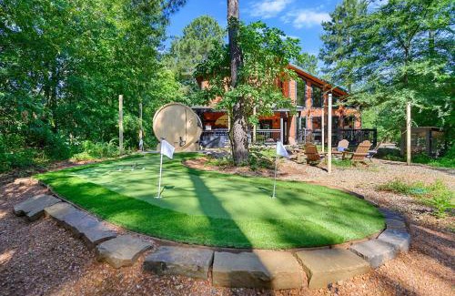 Broken Bow Casa | Sleeps 6 Sauna Hot Tub Putt Putt Dogs Welcome