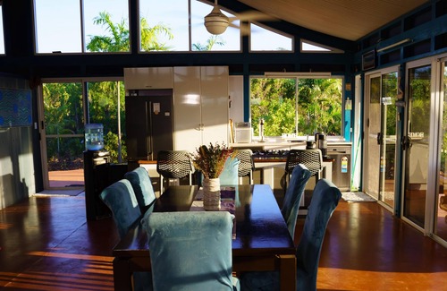 Broome Casa | Sleeps 7 Absolute Sea Views in Water Bank - Coconut Wells