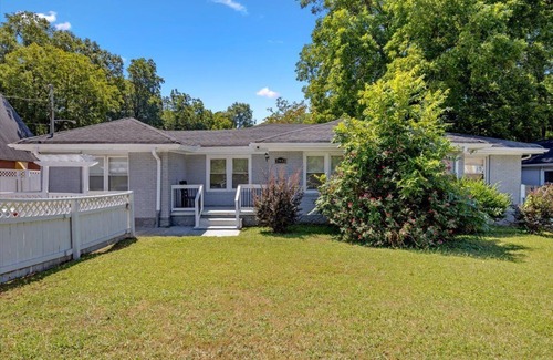 Candler-McAfee Casa | Sleeps 8 - Downtown Getaway
