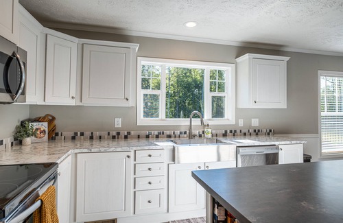 Wallingford Casa | Sleeps 8, hot tub, secluded, spacious