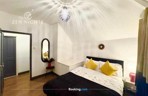 Leicester Apartamento | Sleeps 8 l 3 Bedroom l Last-minute Specials l New Property l Elegant House near City Center Sleeps 6 with Free Parking l By Zen Nights Short Lets & Serviced Accommodations