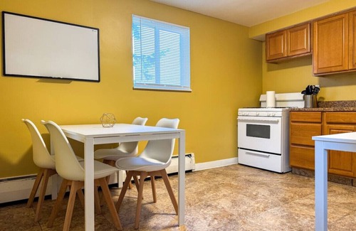 Mount Oliver Apartamento | Sleeps 9! 2 Bedrooms 6 Beds + Parking & WIFI