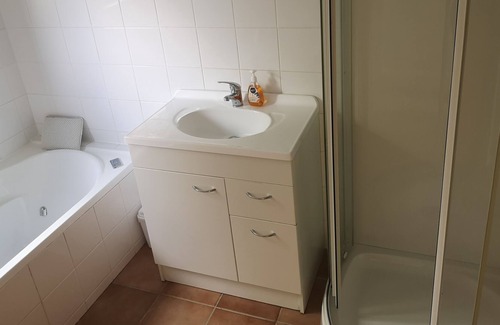Whitby Casa | Sleeps up to 16 guests!