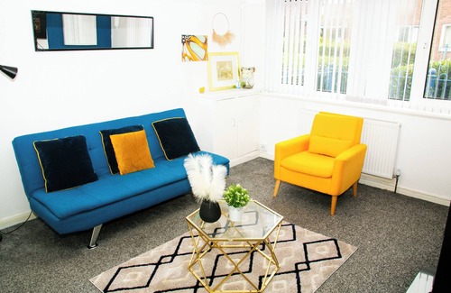 The Westside Apartamento | Sleeps6-freewifi-smarttv-netflix-familyfriendly