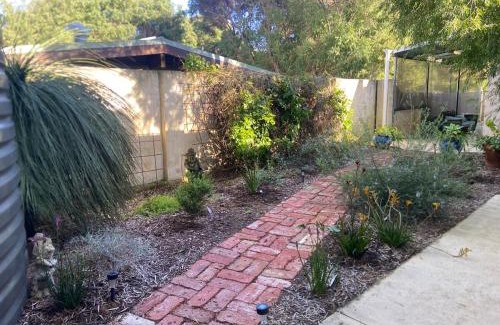 Gnarabup Apartamento | Sleepy Hollow adorable peaceful guesthouse.