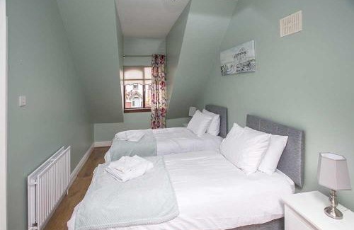 Dungarvan Casa | Sleepy Rock