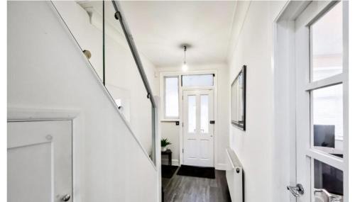 Redbridge Casa | Slendermorrs Palace