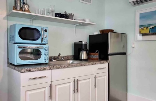Fort Myers Apartamento | Slice of Paradise: Tropical Studio in Downtown Historical River District