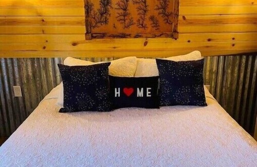 Belle Mina Casa | Slice of Smith A Rustic Smith Lake Experience!