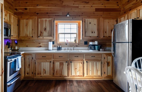 Williamstown Cabina | Slice of Summer- Lakefront w/ Dock- 7 miles to Ark