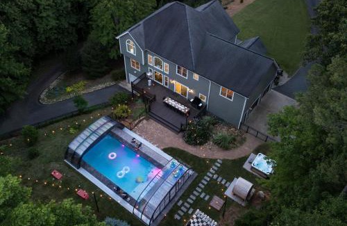 Candler Casa | Slide Speakeasy Movie Room Hot Tub Games Villa