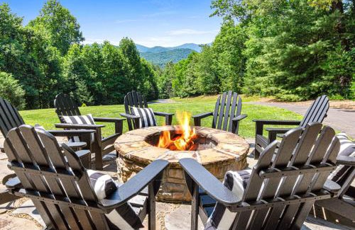 Candler Casa | Slide Speakeasy Movie Room Hot Tub Games Villa